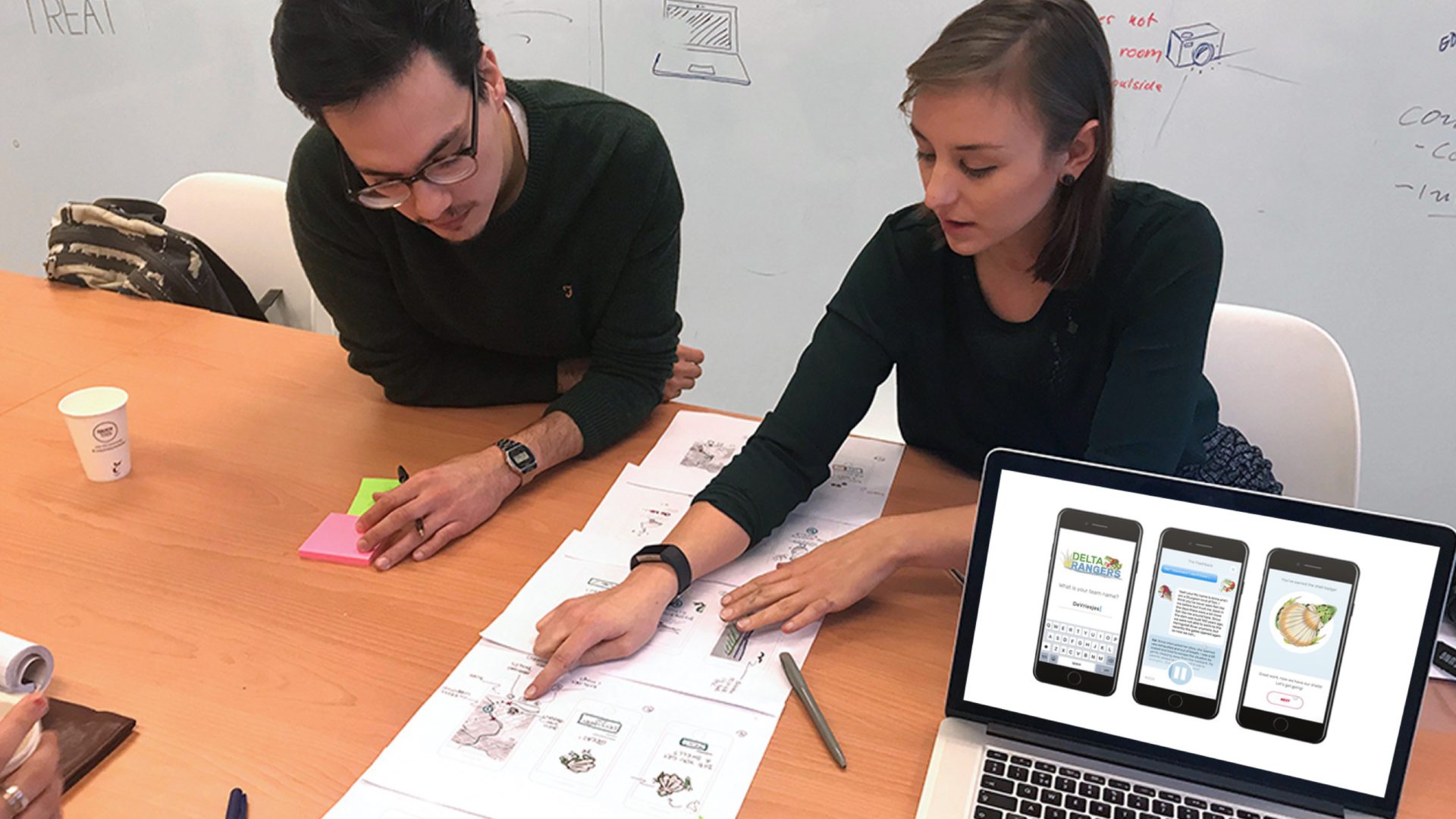 At the Master, there's opportunity to discuss projects with experts from the agencies. Discussing our first wireframes with Jesse Timmermans, interaction designer at Fabrique. (Photo: Jouke Zult)